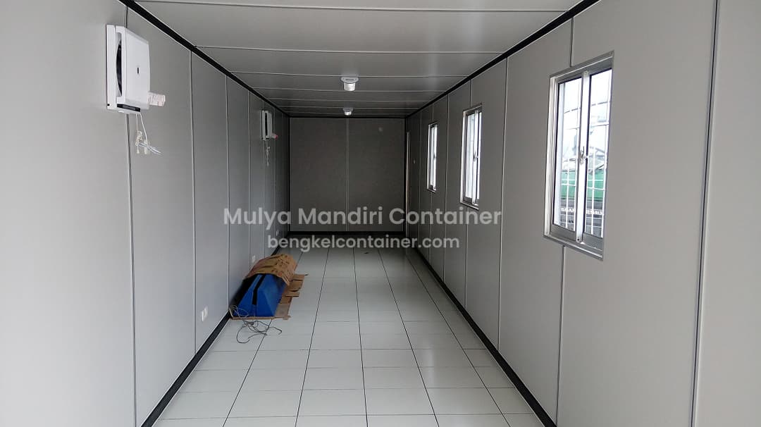 Modern Clinic Container